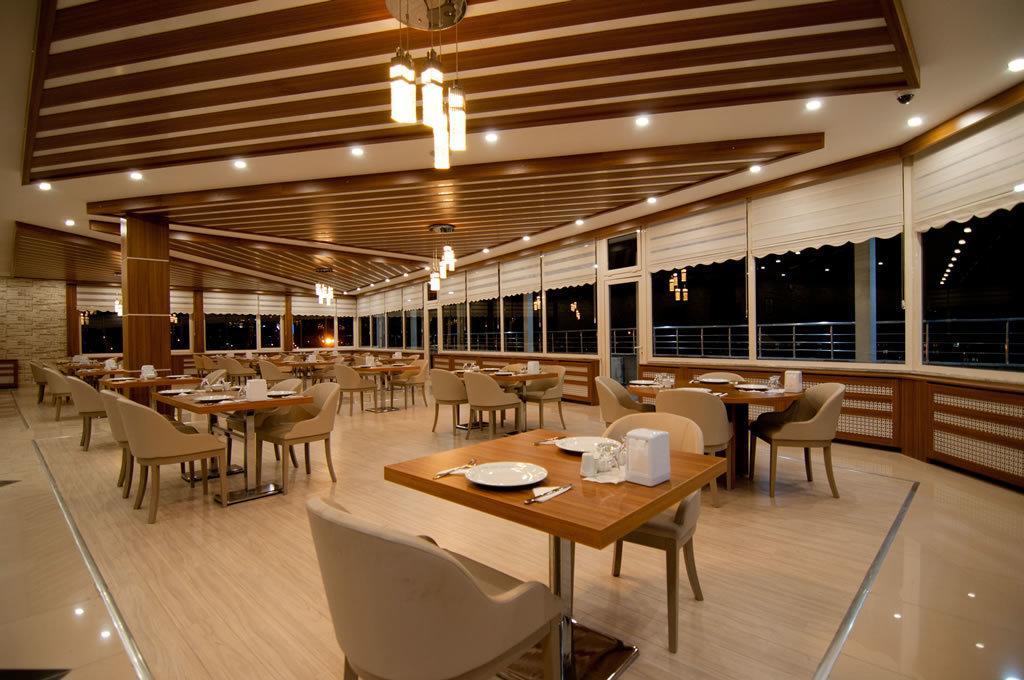 Mus Grand Hotel Luaran gambar